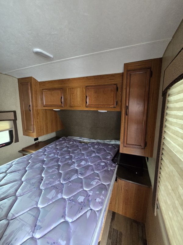 2015 Starcraft Travel Trailer - Image 12