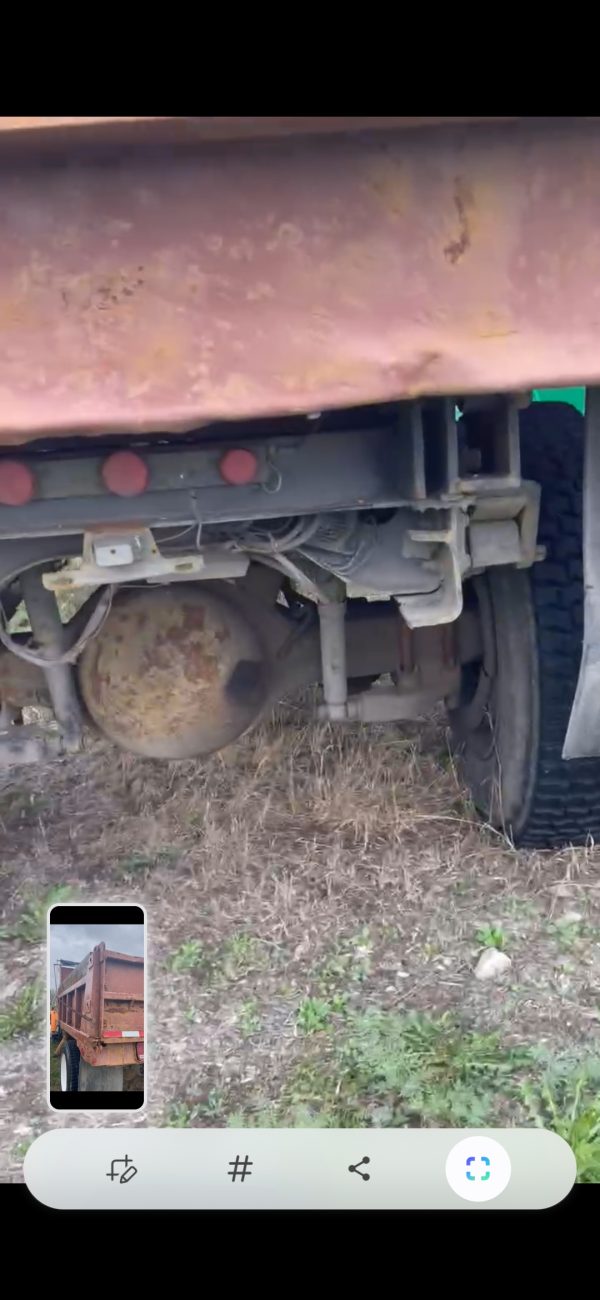 Dump truck Diesel w/ 90,000kms - Image 8